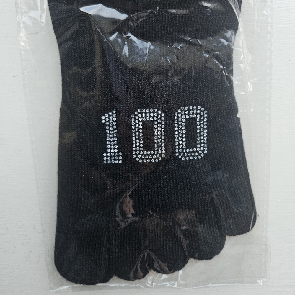 NWT ToeSox Club Pilates 100 Rhinestone Black Low Rise Grip Socks - Picture 2 of 8